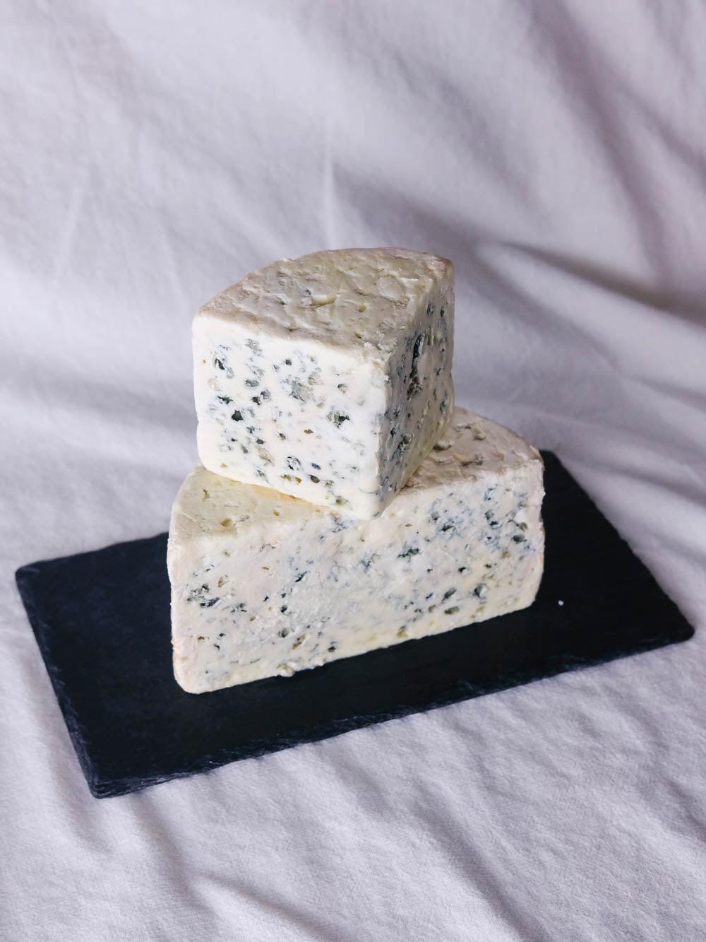 Queso artesano Roquefort Carles azul francés
