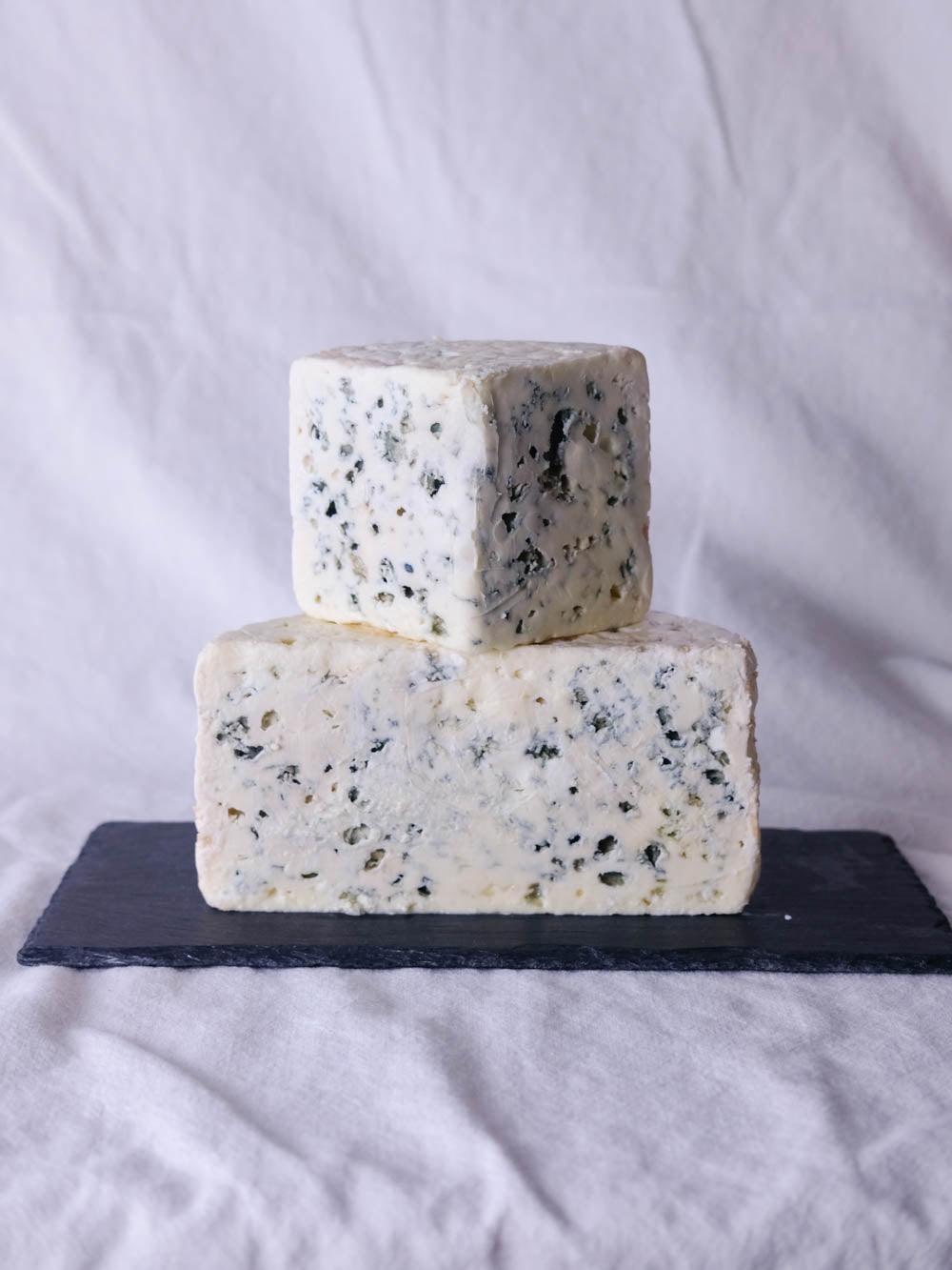 Queso artesano Roquefort Carles azul francés