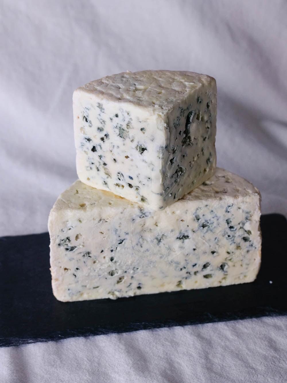 Queso artesano Roquefort Carles azul francés