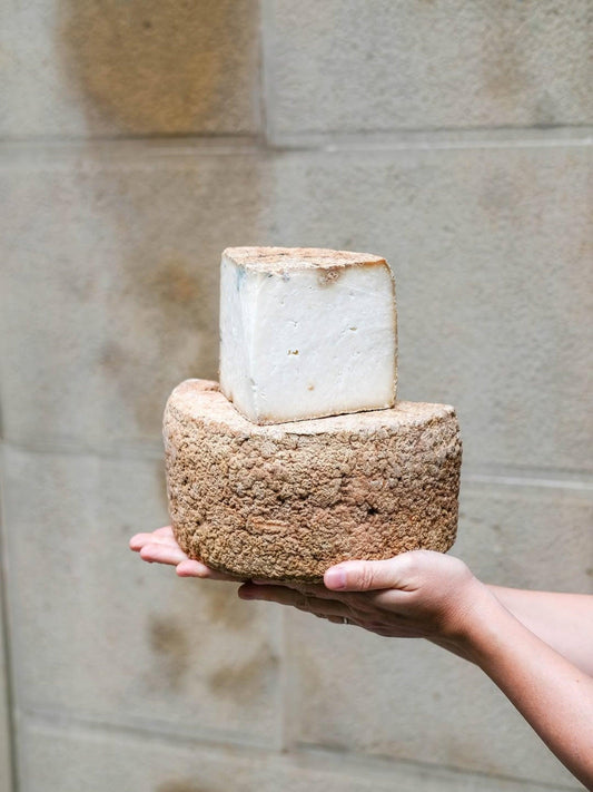 Queso artesano Gamoneu de Asturias